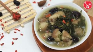 Chế biến chân giò hầm thuốc bắc ngải cứu s1as5f1