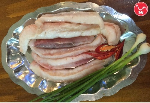 Nấu lẩu Gân Cá Ngừ chua cay 1