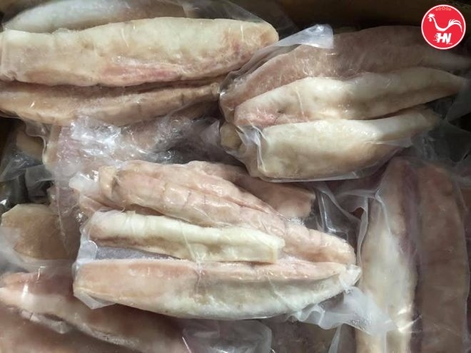Nấu lẩu Gân Cá Ngừ chua cay 26á