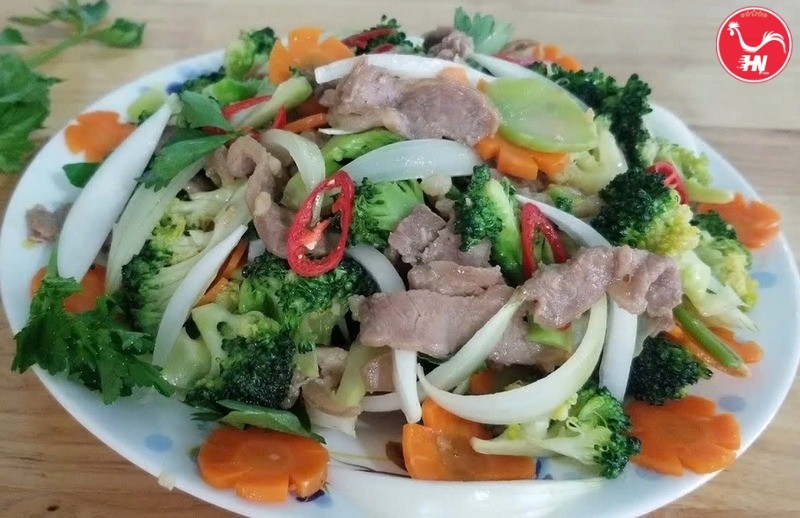 Mì xào thịt thăn heo súp lơ 2a6sá