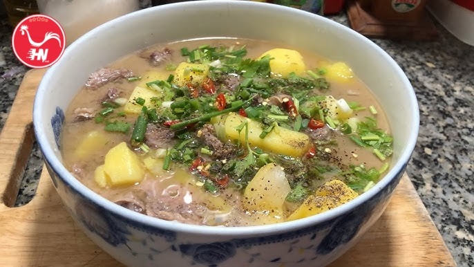 Gân trâu hầm sả khoai tây - á20